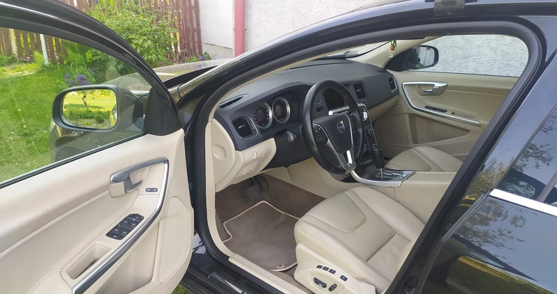 Volvo S60 cena 39900 przebieg: 155000, rok produkcji 2011 z Warszawa małe 137